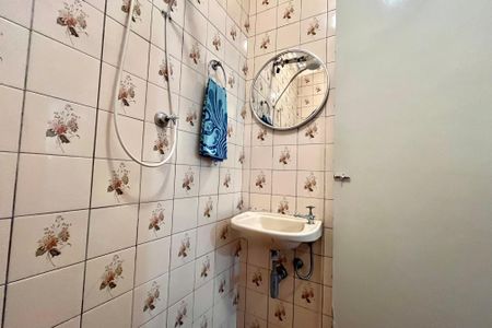 Casa à venda com 143m², 2 quartos e 2 vagasBanheiro de serviço