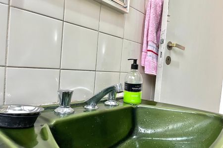 Casa à venda com 143m², 2 quartos e 2 vagasBanheiro