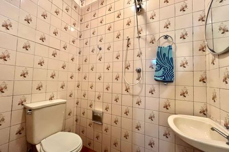 Casa à venda com 143m², 2 quartos e 2 vagasBanheiro de serviço