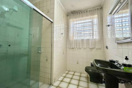 Casa à venda com 143m², 2 quartos e 2 vagasBanheiro