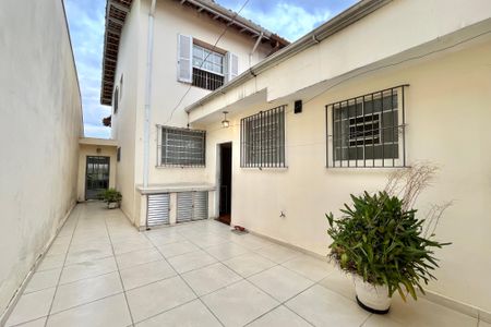 Casa à venda com 143m², 2 quartos e 2 vagasQuintal