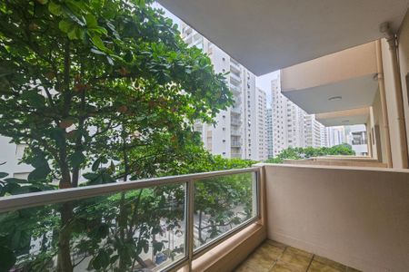 Apartamento para alugar com 2 quartos, 67m² em Barra Funda, Guarujá