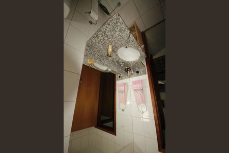 Apartamento à venda com 75m², 2 quartos e 2 vagasbanheiro 1