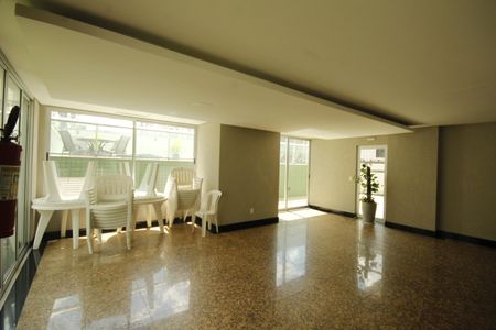Apartamento à venda com 75m², 2 quartos e 2 vagasÁrea comum - Salão de festas