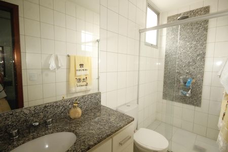 Apartamento à venda com 75m², 2 quartos e 2 vagasbanheiro 2