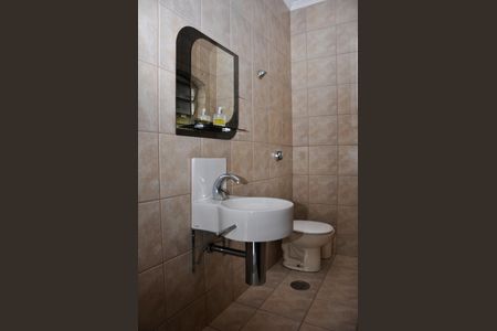 Casa à venda com 451m², 4 quartos e 6 vagas Casa à venda com 451m², 4 quartos e 6 vagasDetalhe - Lavabo