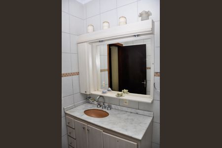 Casa à venda com 451m², 4 quartos e 6 vagas Casa à venda com 451m², 4 quartos e 6 vagasDetalhe - Suíte