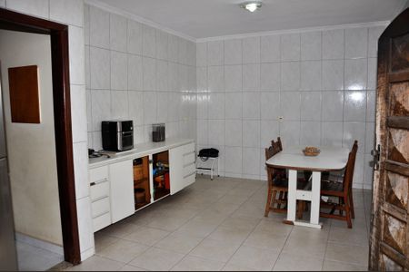 Casa à venda com 451m², 4 quartos e 6 vagas Casa à venda com 451m², 4 quartos e 6 vagasDetalhe - Cozinha
