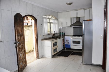 Casa à venda com 451m², 4 quartos e 6 vagas Casa à venda com 451m², 4 quartos e 6 vagasDetalhe - Cozinha