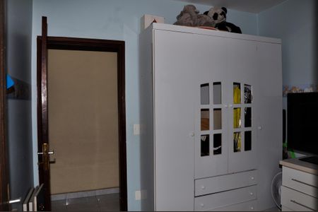 Casa à venda com 451m², 4 quartos e 6 vagas Casa à venda com 451m², 4 quartos e 6 vagasDetalhe - Quarto 04