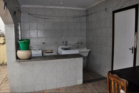 Casa à venda com 451m², 4 quartos e 6 vagas Casa à venda com 451m², 4 quartos e 6 vagasÁrea de Serviço