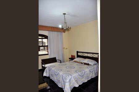 Casa à venda com 451m², 4 quartos e 6 vagas Casa à venda com 451m², 4 quartos e 6 vagasDetalhe - Quarto 01 com Suíte