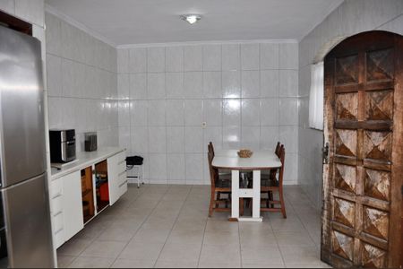 Casa à venda com 451m², 4 quartos e 6 vagas Casa à venda com 451m², 4 quartos e 6 vagasDetalhe - Cozinha