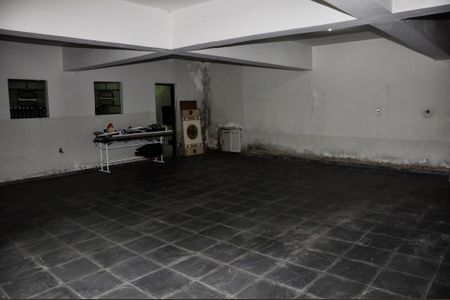 Casa à venda com 451m², 4 quartos e 6 vagas Casa à venda com 451m², 4 quartos e 6 vagasGaragem