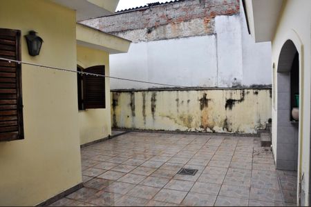 Casa à venda com 451m², 4 quartos e 6 vagas Casa à venda com 451m², 4 quartos e 6 vagasQuintal com Churrasqueira