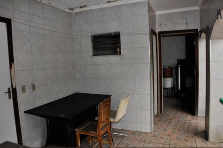 Casa à venda com 451m², 4 quartos e 6 vagas Casa à venda com 451m², 4 quartos e 6 vagasÁrea de Serviço