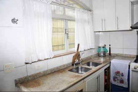 Casa à venda com 451m², 4 quartos e 6 vagas Casa à venda com 451m², 4 quartos e 6 vagasDetalhe - Cozinha