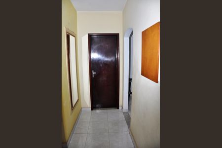 Casa à venda com 451m², 4 quartos e 6 vagas Casa à venda com 451m², 4 quartos e 6 vagasDetalhe - Corredor