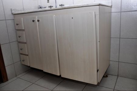 Casa à venda com 451m², 4 quartos e 6 vagas Casa à venda com 451m², 4 quartos e 6 vagasDetalhe - Suíte