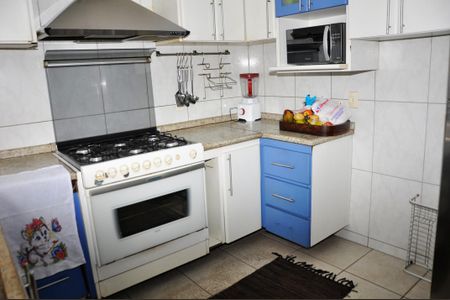 Casa à venda com 451m², 4 quartos e 6 vagas Casa à venda com 451m², 4 quartos e 6 vagasDetalhe - Cozinha