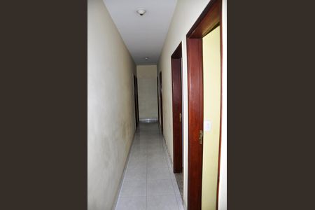 Casa à venda com 451m², 4 quartos e 6 vagas Casa à venda com 451m², 4 quartos e 6 vagasDetalhe - Corredor Quartos