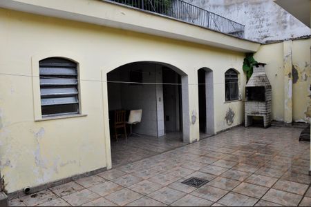 Casa à venda com 451m², 4 quartos e 6 vagas Casa à venda com 451m², 4 quartos e 6 vagasQuintal com Churrasqueira