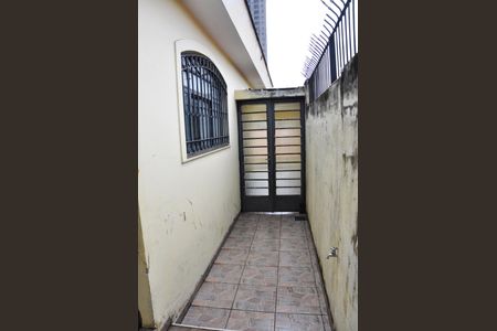 Casa à venda com 451m², 4 quartos e 6 vagas Casa à venda com 451m², 4 quartos e 6 vagasDetalhe - Corredor Externo