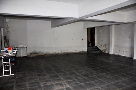 Casa à venda com 451m², 4 quartos e 6 vagas Casa à venda com 451m², 4 quartos e 6 vagasGaragem