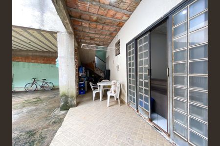 Casa à venda com 100m², 2 quartos e 1 vaga