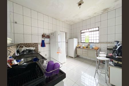 Casa à venda com 100m², 2 quartos e 1 vaga