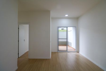 Apartamento à venda com 73m², 3 quartos e 1 vaga Apartamento à venda com 73m², 3 quartos e 1 vagaSala