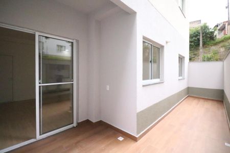 Apartamento à venda com 73m², 3 quartos e 1 vaga Apartamento à venda com 73m², 3 quartos e 1 vagaQuintal