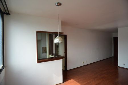 Apartamento à venda com 79m², 2 quartos e 1 vagaSala