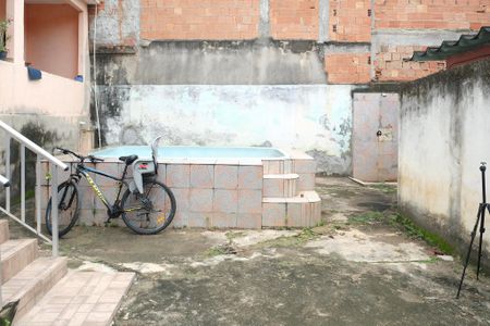 Casa para alugar com 70m², 2 quartos e 1 vagaQuintal