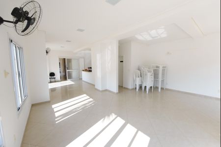 Apartamento para alugar com 75m², 2 quartos e 1 vagaÁrea comum - Salão de festas