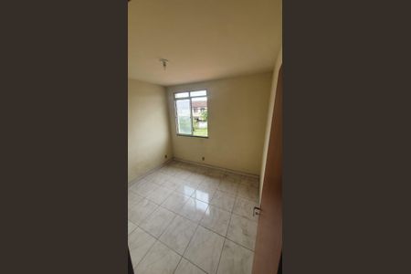 Quarto de casa de condomínio para alugar com 2 quartos, 45m² em Jóquei Clube, São Gonçalo