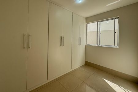 Quarto de apartamento à venda com 3 quartos, 162m² em Santo Antônio, Belo Horizonte
