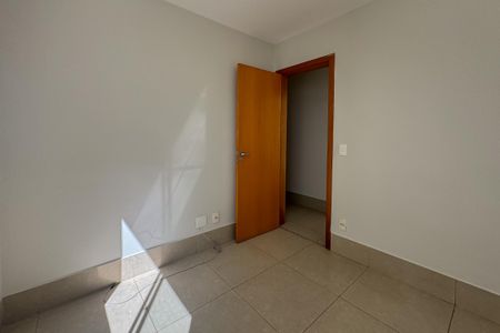 Quarto de apartamento à venda com 3 quartos, 162m² em Santo Antônio, Belo Horizonte