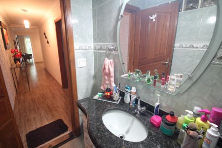 Casa à venda com 274m², 3 quartos e 6 vagasBanheiro 2