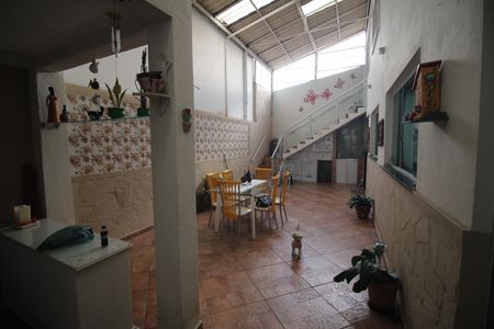 Casa à venda com 274m², 3 quartos e 6 vagasQuintal
