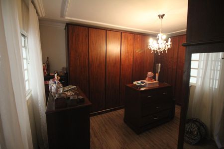 Casa à venda com 274m², 3 quartos e 6 vagasCloset Quarto 1