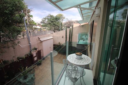 Casa à venda com 274m², 3 quartos e 6 vagasVaranda