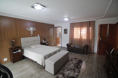 Casa à venda com 274m², 3 quartos e 6 vagasQuarto 1