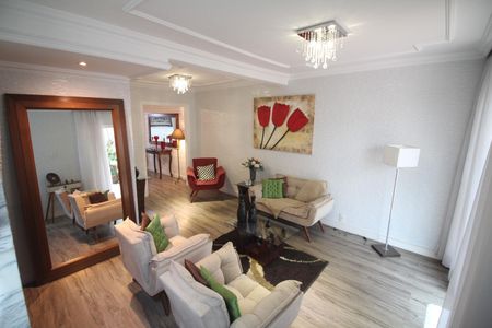 Casa à venda com 274m², 3 quartos e 6 vagasSala