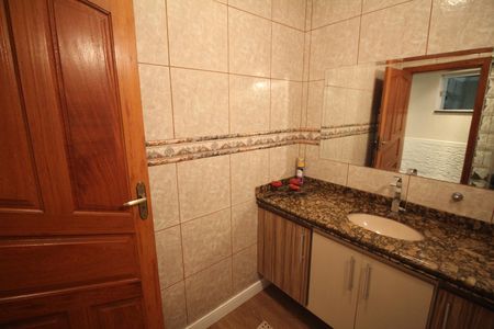 Casa à venda com 274m², 3 quartos e 6 vagasBanheiro 1