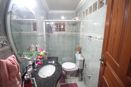 Casa à venda com 274m², 3 quartos e 6 vagasBanheiro 2