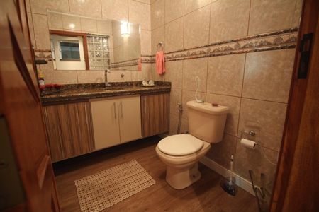 Casa à venda com 274m², 3 quartos e 6 vagasBanheiro 1
