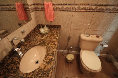Casa à venda com 274m², 3 quartos e 6 vagasBanheiro 1