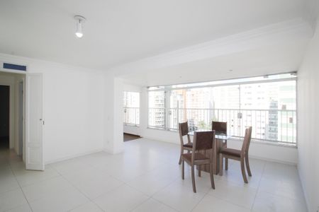 Sala de apartamento para alugar com 2 quartos, 80m² em Indianópolis, São Paulo