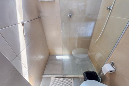 Banheiro  de apartamento à venda com 1 quarto, 32m² em Catete, Rio de Janeiro
